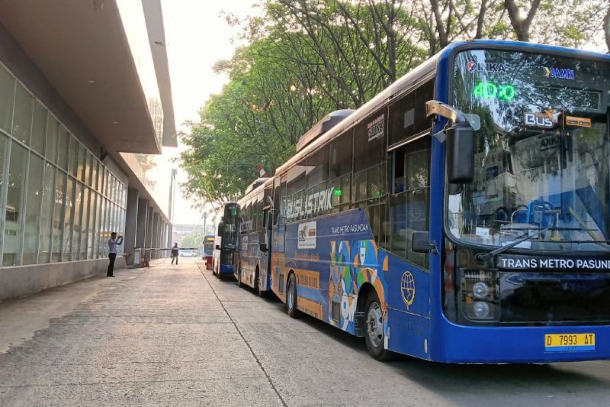 Transportasi Publik Bandung Beralih ke Kendaraan Listrik